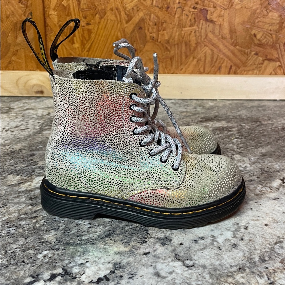 Dr. Martens Kids Boots in Iridescent Silver